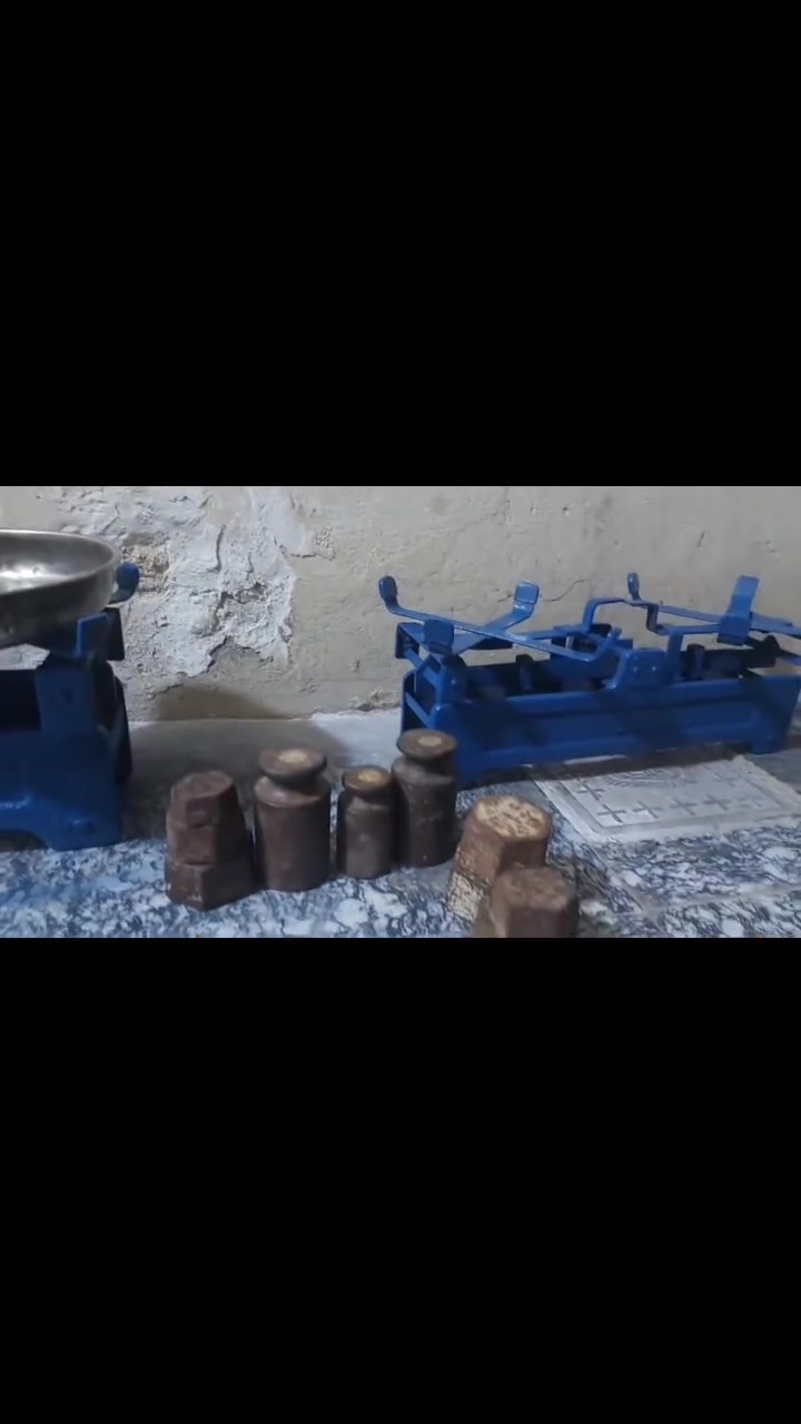 ميزانين للبيع النوعية القديمة العدد اثنين مع الاوزان بس ميزان واحد مابي مواعين
ميسان حي المعلمين الجديد الفتحة الاولى 
***********
