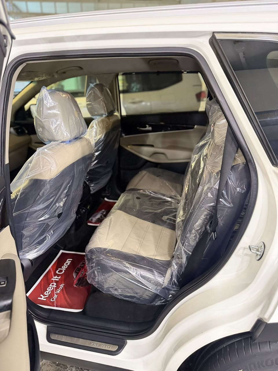 سورنتو 2019
مكفوله من لصبغ والبارد والفتح والتبديل   
ومكينه وكيرر مكفولات كفاله عامه
+ بصمتين السياره
محرك 6سلندر
فول مواصفات عدا البنوراما
وب اسمي شخصيآ تحويل ثاني يومم
عنوان بغداد
السعر  228$وبيها مجال بسيط 
***********
