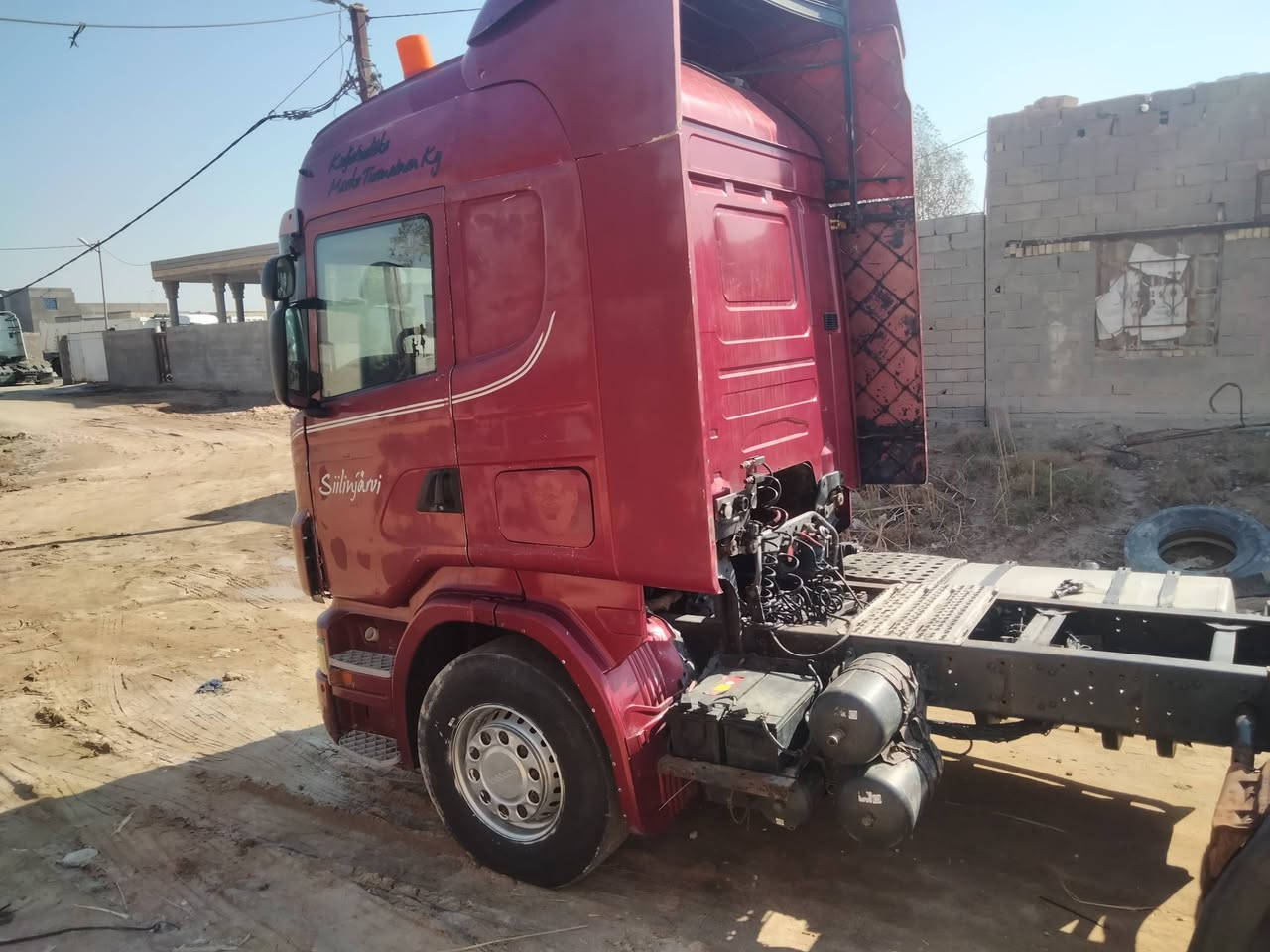 إسلام عليكم سكانيه للبيع موديل 2007 ما معلايه موديلهه محرك 8 560 كير كهربائي الف رقم  بسمنه مجموعه كلاو سبرنك سياره جاهزه للعمل مكفولة كفاله عامه سعر 250 العنوان البصره قضاء زبير معرض المهدي لاستفسار *********** ملاحظه أو مراوس حسب القانعه
