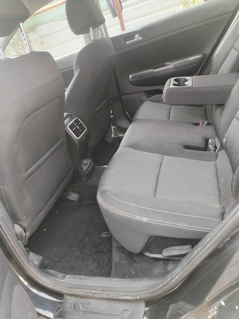 اسلام عليكم
سبورتج وارد ضرر جدا بسيط موديل ٢٠٢١
ماشيه ٢٨ ميل حقيقي
كلها سستم واحد ايرباكات كلها سليمه 
سيارة جاهزه رقم أربيل هزة وسنوية حولتها باسمي قبل يومين كانت باسم شركة
سيارة جاهزة من كلشي
العنوان بغداد
مَحرك ٢٥٠٠
ورقم الشاصي موجود إلى يحب يشوف الضرر
السعر ١٨٥ وبيها مجال بسيط
للتواصل متوفر وات ساب 
***********
***********
