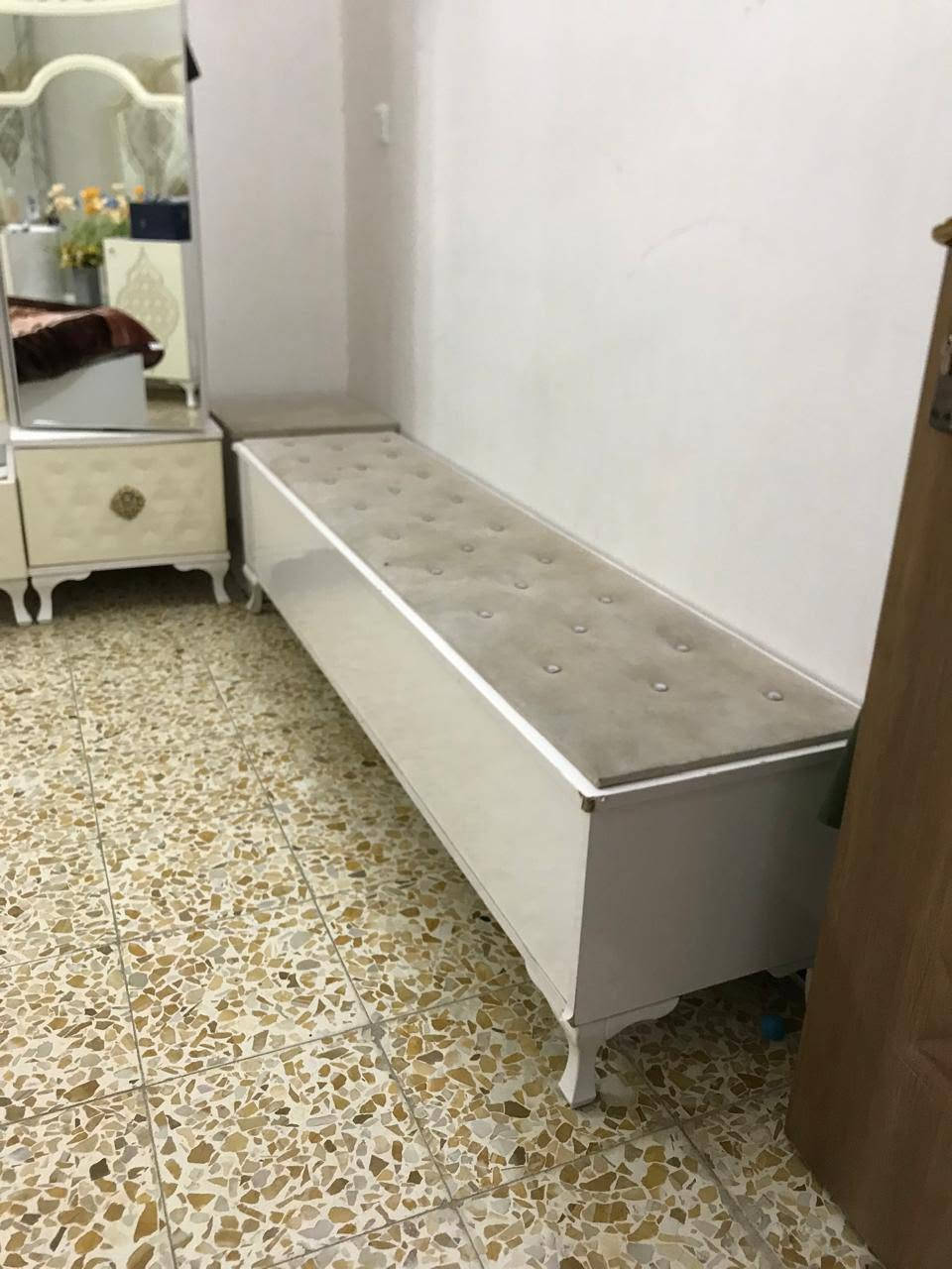 السلام عليكم غرفه ملكية ثقيل صبغ حراري السعر  700 وبيها. مجال والجربايه تخت  قويه و نظيفه


**إذا كنت صاحب هذا الإعلان وتريد حذفه لأي سبب، رجاءا أرسل رسالة إلى الدعم الفني**