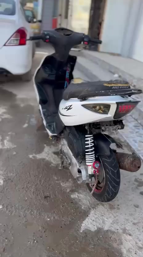 سلام عليكم دراجه ماكس ثعلب للبيع دراجه نضيفه مابيه شي بس نقصهه سلف وعداد والأشاير موجودات المحرك مامفتوح نضيف كهربائياته شغاله 
السعر خاص....؟  
المكان / كوفه شارع المطار القديم 
الاستفسار / ***********
❤❤
