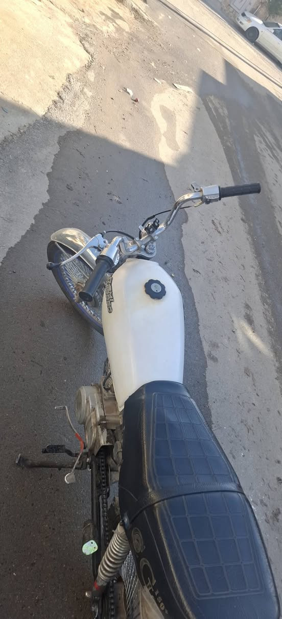 ئەم ماتۆڕی کڕاسە بۆ فرۆشتن
بە ضەمان ، ماتۆڕێکی پاکە ، مەکینە (١٢٥) 
هیچ ێشەیەکی نیە ماتۆڕێکی پاک و بێ مەسرەفە 
ناونیشان : سلێمانی 
ڕەقەم: ***********
***********
سعر ٢٥٠  هەزار و معامەلە السليمانية, العراق
