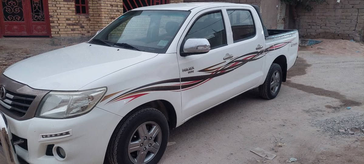 بسم الله الرحمن الرحيم 
تيوتا فلاونزه ٢٠١٥ شاصي ١٩ كويتي سياره جديده جدا  كفالة مكينه وبدي تخم تاير برجستون اصلي سنويه جديده وبسمي رقم انكليزي جديد هزه جديده سنويه لغة ٢٠٣١ حداده جديده مكان السيارة بصره قضاء المدينة 
***********         ***********
