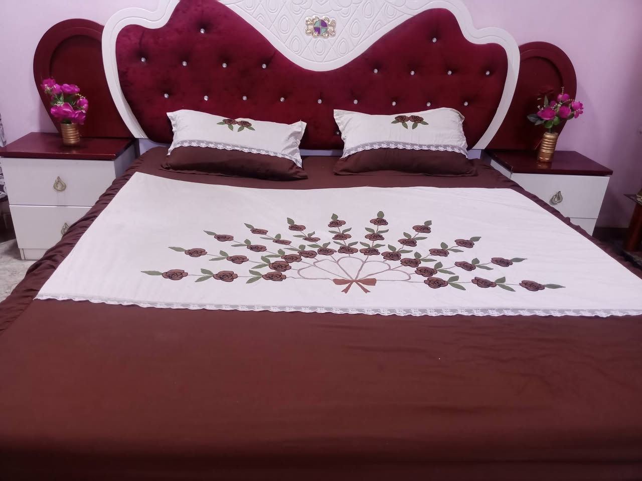 بسبب العود الكاذبه اعاده نشر
غرفه تركيه 6قطع نظيفه ومرتبة كما موضح  بل صور 
السعر 400الف للاستفسار ***********
