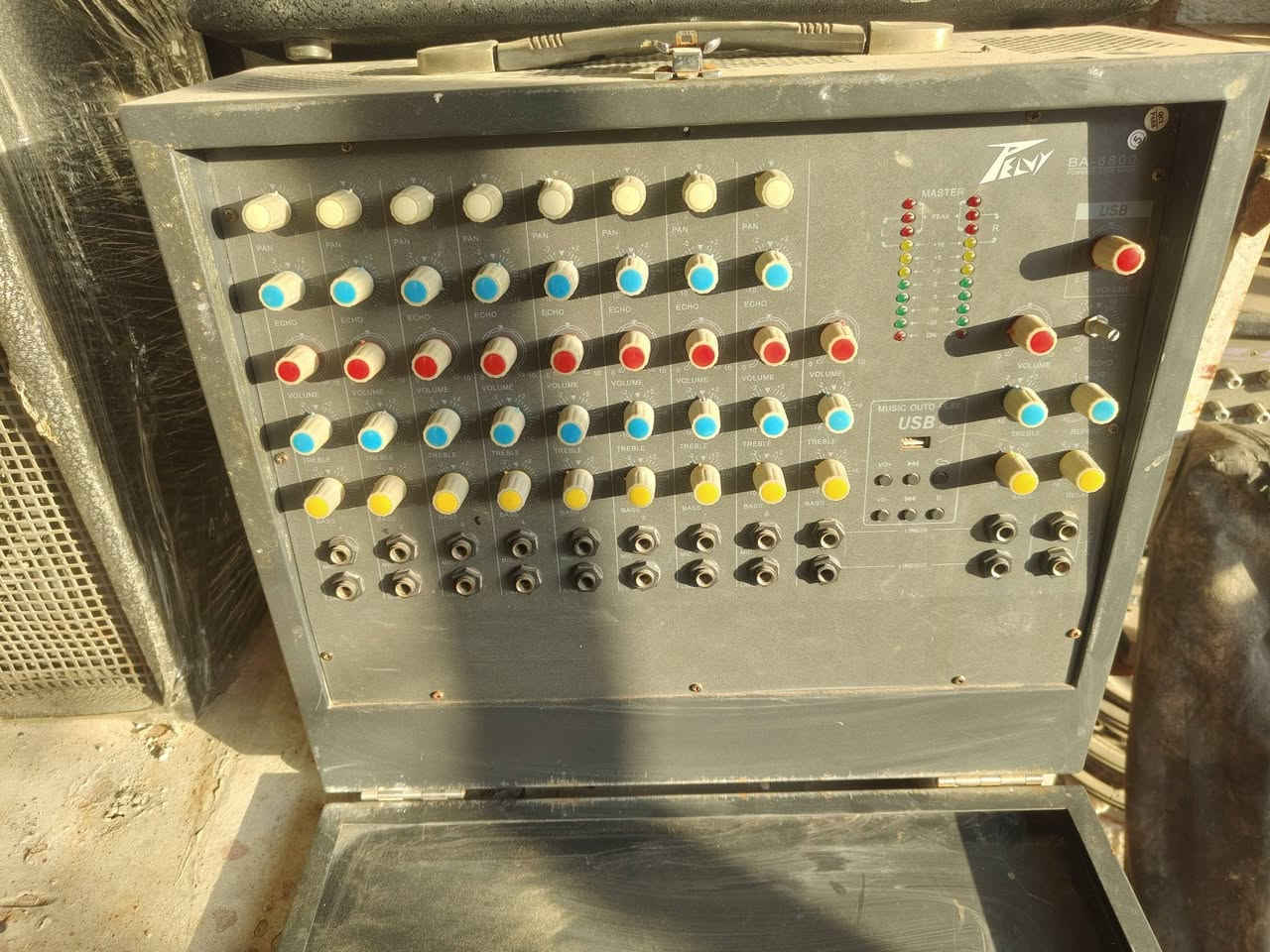 السلام عليكم خدام الحسين جهاز عدد اثنين سماعات مستخدمه للبيع كوت حي الحكيم نزله بيت  رقم ***********7
