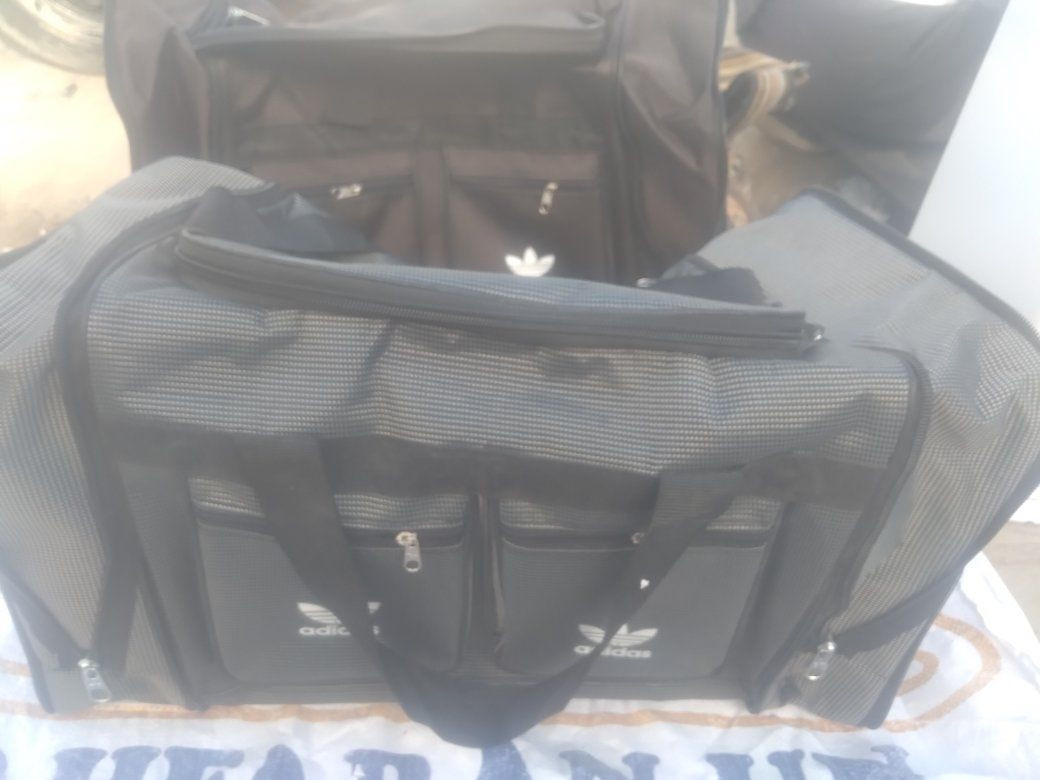 جنطه سفر حجم كبير حجري  كتان اصليه السعر 7000يوجد خدمه توصيل ناصريه سوق الشيوخ 3000توصيل ***********
