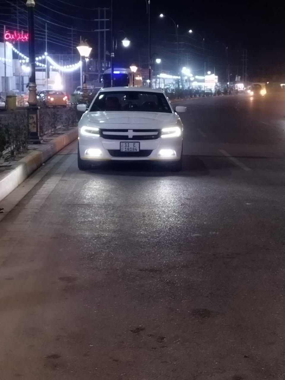 السلام عليكم جارجر للبيع موديل 17 SXT رقم بغداد اصل اصل اصل باسمي مداور ثاني يوم  كامله مكمله الربع  دينار اذا صرفت عليهه اني خساره 
شاشه جبيره 
غرفه مخمل 
كشن حضن
تبريد ثلج
السياره بيهه قطعه وحده جملغ الامامي اليمنه بدون  دواخل
ترايك وين متريد ***********

