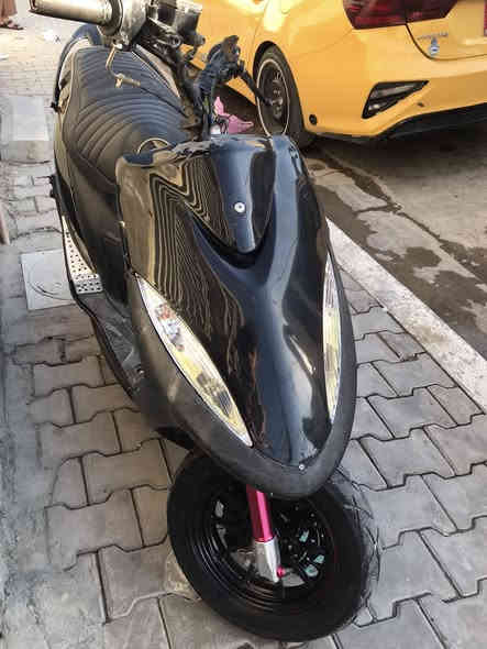 السلام عليكم دراجه للبيع بيهه تزويد هواي بيهه صدر بيهه فج وصينيه زوج كلجات WF دبل خلفي سبع الوان كامله لحيه ملحه من عده دشبول مابيهه اشاير اربع ولفات بكلايت اربعه كشن اربعه دراجه متعوب عليهه السعر 450 وبيهه مجال مكان بغداد كماليه *********** وات ساب فقط فقط
