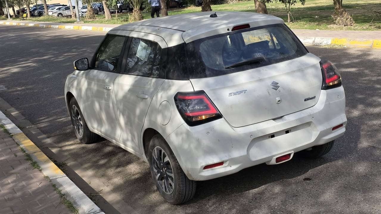 للبيــع سازوكي سويفت هايبرد♕2025♕
فول مواصفات  لون ابيض
محجوزة للمصرف استقطاع مباشر
 تنباع بوكالة لحين اكمال الاقساط  
السعر ♕98$♕ مع الوكالة
السيارة بيها سنوية باقي فقط تثبيت الوحات
مكان السيارة بغداد الدورة او الجادرية 
للأستفسار الاتصال 
***********
***********
