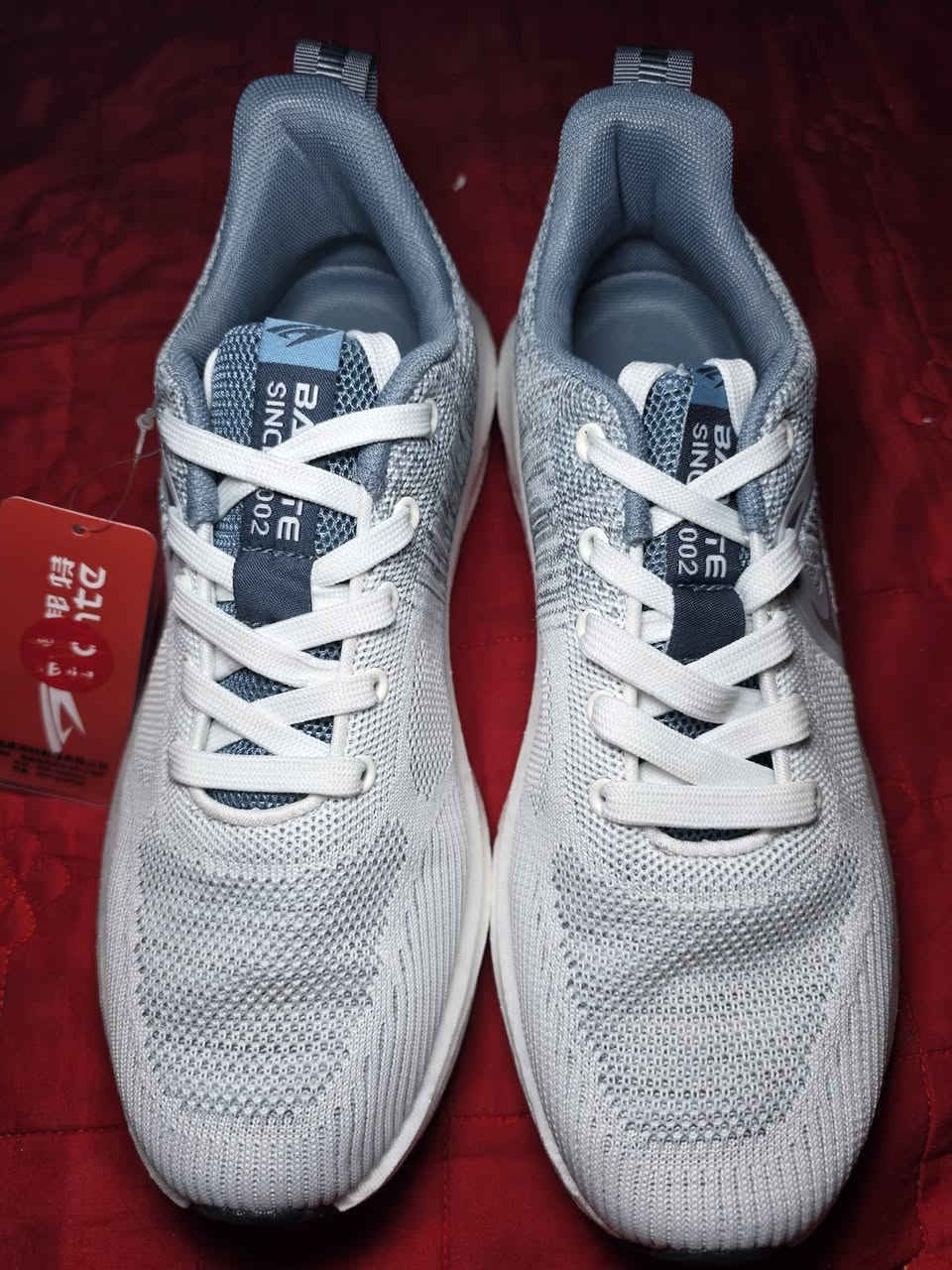 حذاء رياضي شبابي رجالي متوفر باكثر من لون وجميع القياسات 
للتواصل ***********
