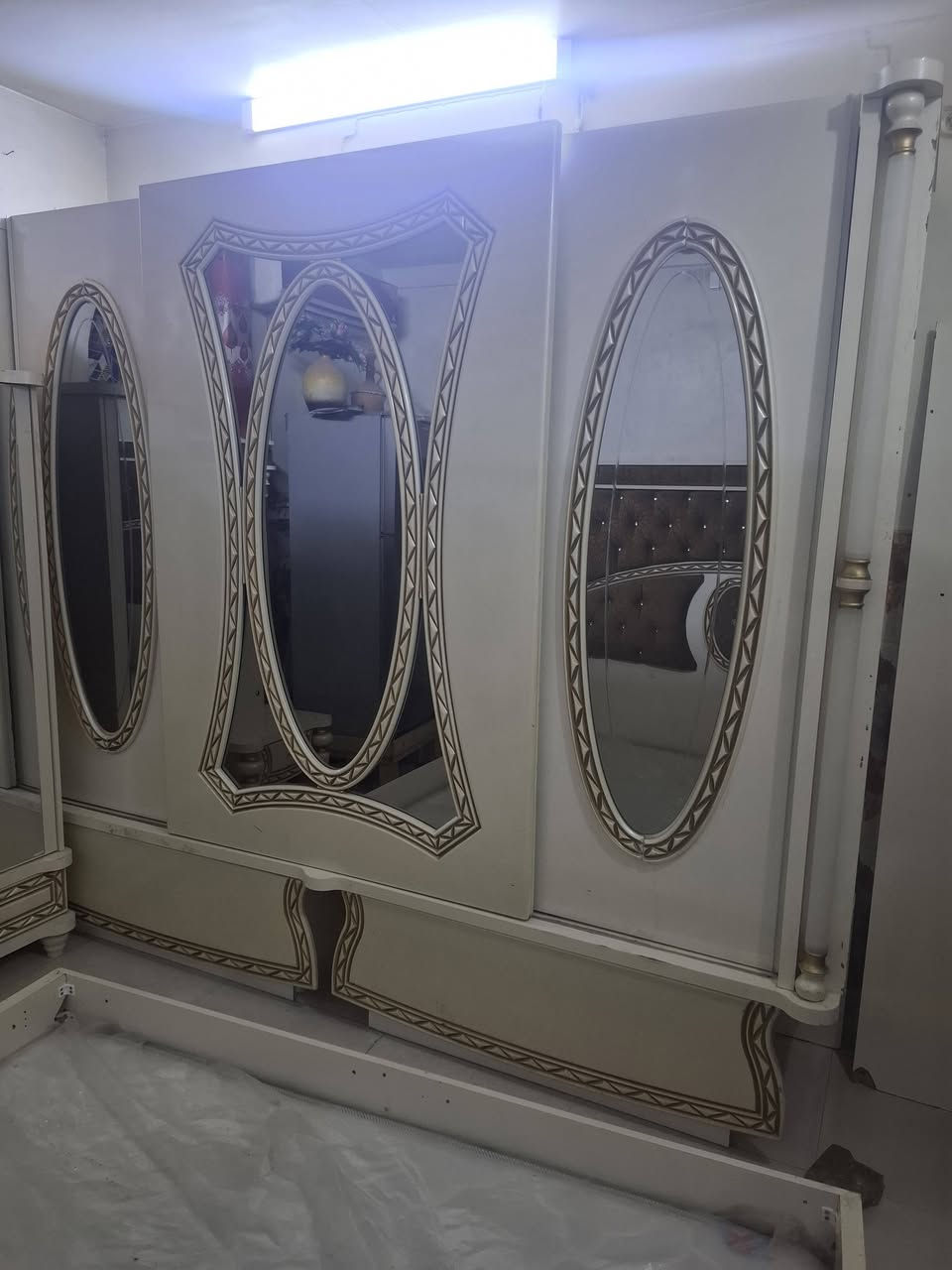 غرفه تركي ٧قطع كربلاء حي المهندسين السعر ٤٥٠ *********** ***********
