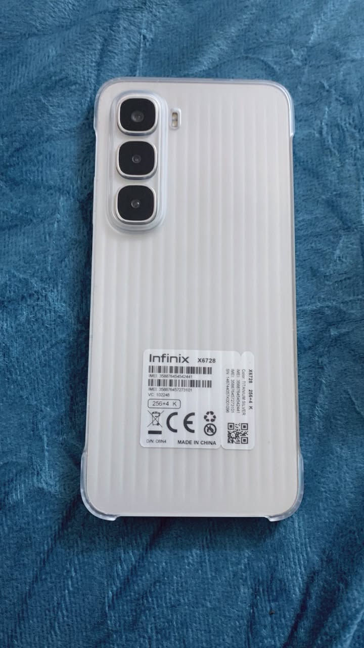 السلام عليكم
موبايل lnfinix جديد انفنكس 

ذاكره 256 

كامله ملحقاته مع الكارتونه 

السعر 165 وبي مجال بسيط 

العنوان بغداد / مدينه الصدر 

الرقم : ***********
