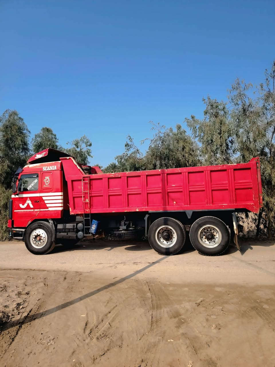 السلام عليكم
سكانيا للبيع
موديل 1996
مكينه 113 كهربائي سوده
گير 4×4
مجموعه مان حديث
للستفسار الاتصال ع الرقم ***********
