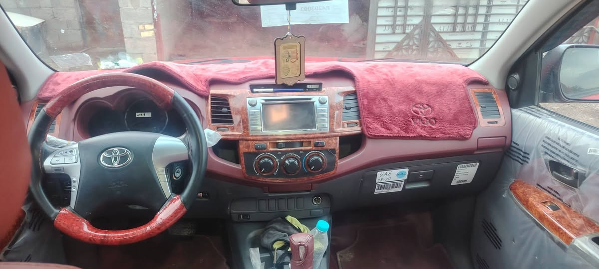 هايلكس 2015
تماتيك
نضافه فول ماشيه  115
تخم تايرات
رقم بصره
ميسان ناحيه العزير
***********
