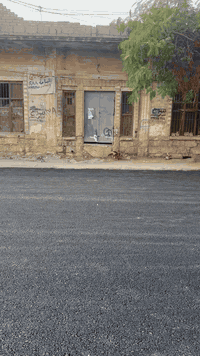 السلام عليكم دار للبيع( ارض) تجارية منطقة الكلوات الشارع العام مساحة القطعة 288 متر  شرط التحويل للتواصل اتصال 📞 (***********)
