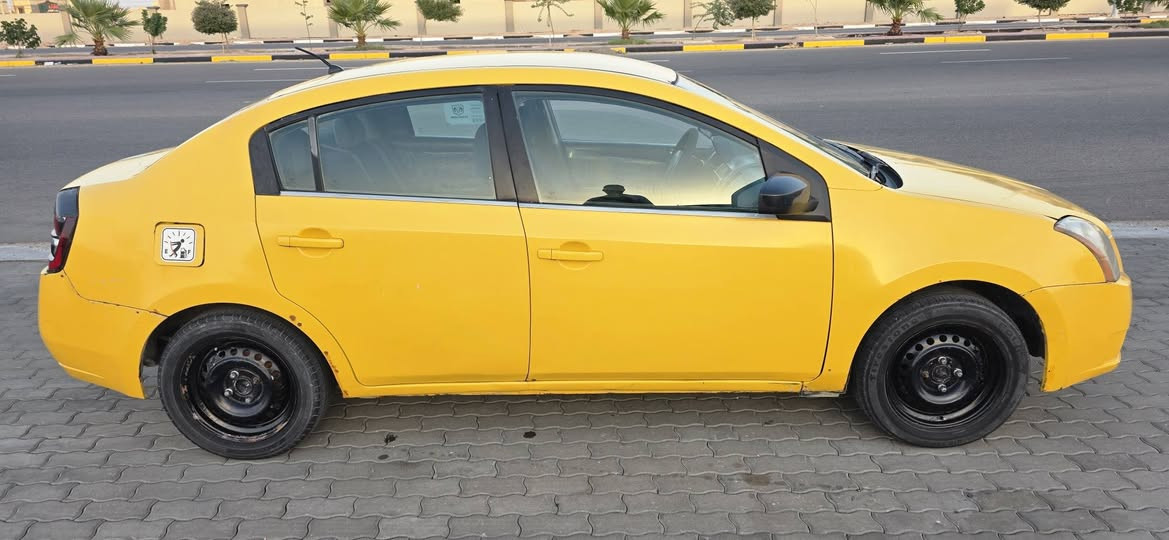 للبيع فقط نيسان سنترا ٢٠٠٨ 
كير ومحرك بحاله جيده السياره وارد امريكي رقم بصره شرط التحويل والسنويه ب٢٠٢٧ تنفد تخم تاير نظيف دواخله نظيفه مابيه ضربه السياره والتبريد عوزه فقط كتف داخلي للفان مطلوبه للهيئه وينزل من سعره 
والسعر ٣٩ العنوان البصره القبله وللتواصل *********** البصرة, العراق
