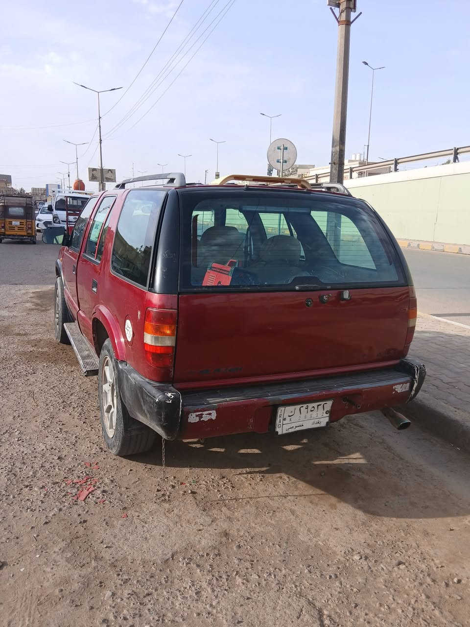 السلام عليكم سياره بلايزر موديل 96للبيع رقم بغداد مكينه فيفيتي3000مكينه جديده وكير جديد حداديه حديده  دوشمه جديده السعر 35وبيهه مجال للتصال ***********
