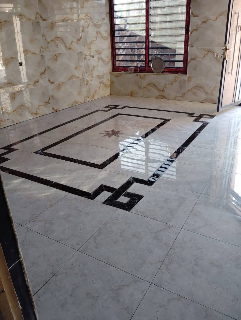 اصطه ميسان تطبيك جميع الارضيات ولجدران هاتف ***********
