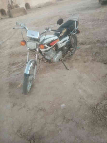 *********** لابيع شلامجه سعر ٤٥٠ وبيه مجال وراق سنساخ
