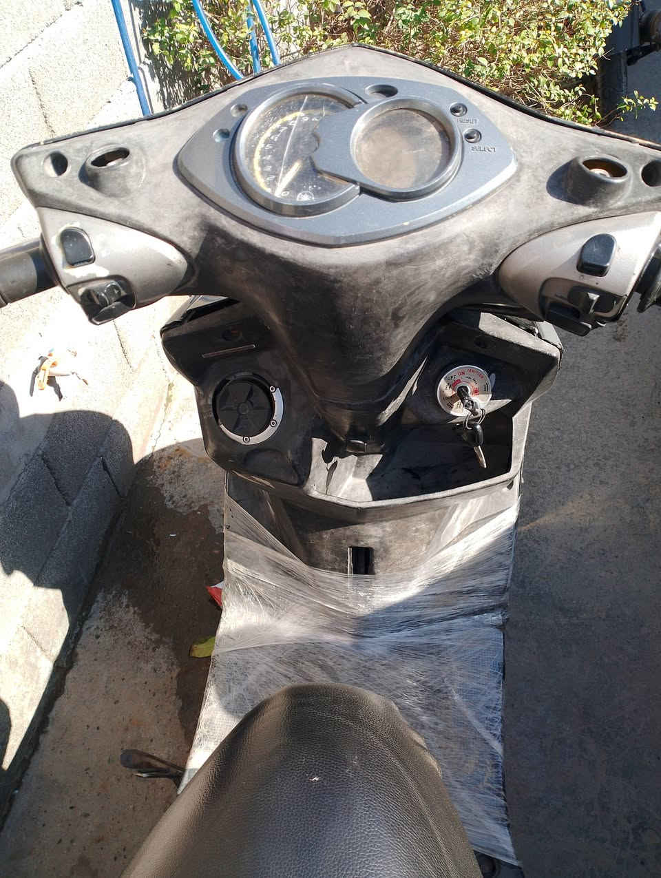 السلام عليكم سكنس فحل كابريتر نضيفه كلة شغال 325 بي مجال بسيط بلديات الصحفيين شراي  ***********
