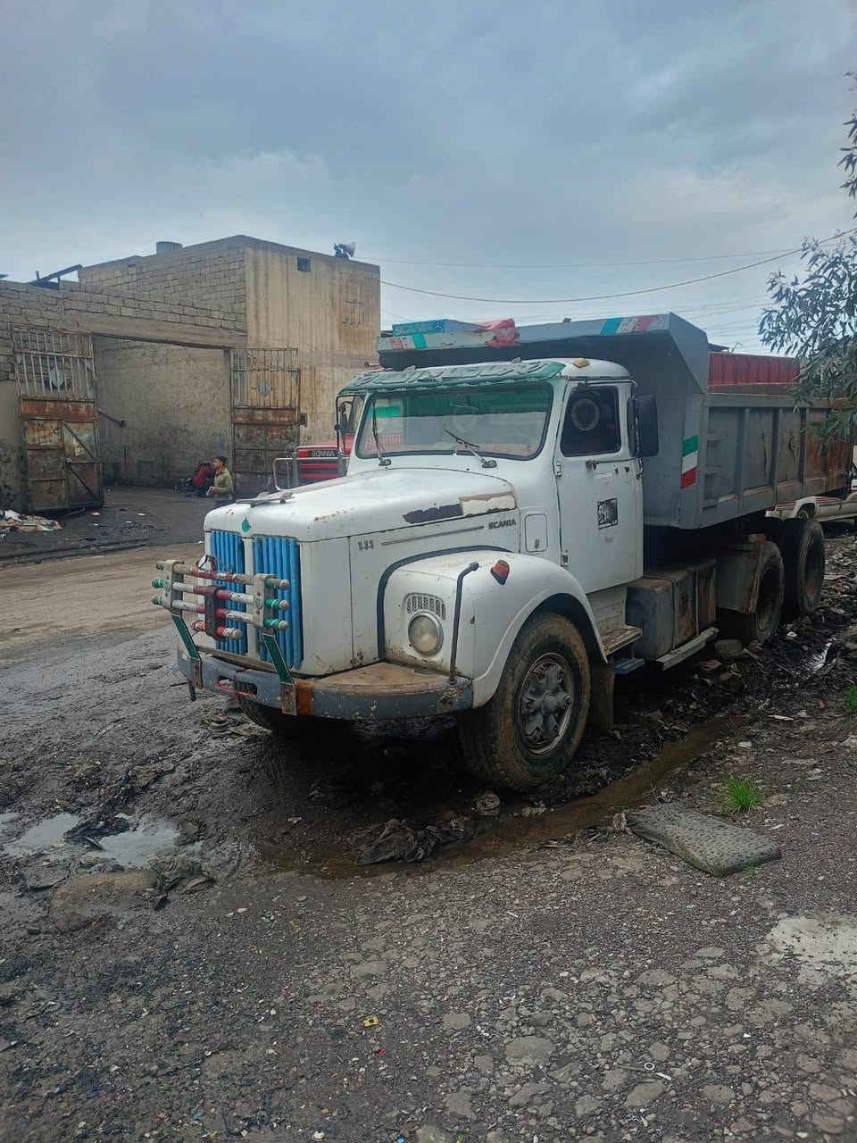 سلام عليكم  سكانيه 111 /موديل 79،/ رقم نينوى اصفر شرط التكويل مكان سياره صناعه وادي عكاب 
***********
