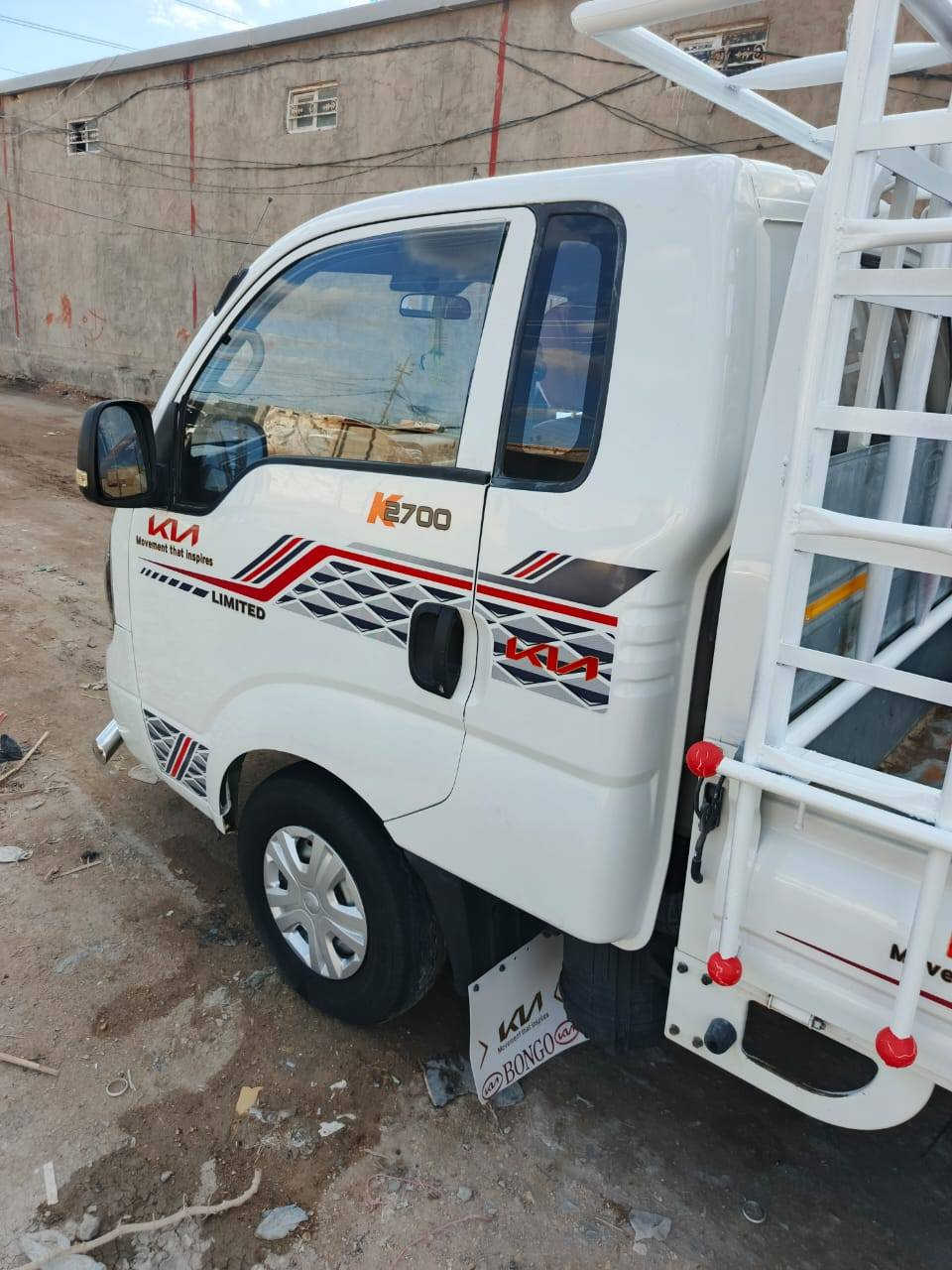 سلام عليكم عندي كيه البيع السياره جديده بنيد بدل ولغد بدون دواخل بدون محجر السعر 110 بيه مجال بصيط بدون محجر تحويل مباشر ***********
