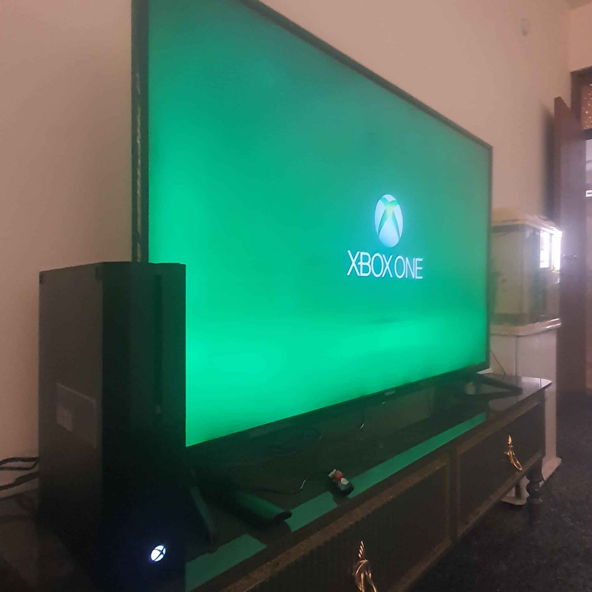 📢 للبيع Xbox One Fat 🔥
اكس بوكس وان فات 
💿 السعة: نص  تيرابايت
🎮 اليد: أصلية
📦 كامل الملحقات (كيبلات، HDMI)
💡 الجهاز نظيف وشغال بدون أي مشاكل
✨ ممكن تجربة قبل الشراء
يحتوي على حساب العاب 
📍 الموقع: [بغداد البياع  يوجد توصيل]
💰 السعر: [١٤٠ الف ]
📞 للتواصل عالخاص

​🎮 عالمك الخاص من المتعة والاحتراف! 🚀

​للبيع Xbox One Fat بحالة الوكالة وبسعر مميز.

​إذا كنت تبحث عن جهاز يجمع بين الأداء القوي والأمان، فهذا هو خيارك الأفضل. الجهاز نظيف جداً، محافظ عليه

​📋 مواصفات الجهاز:

• ​الموديل: Xbox One Fat.

• ​سعة التخزين: 500 جيجابايت (نص تيرابايت).

• ​الحالة شغال 100% بدون أي مشاكل.

• ​يد التحكم: أصلية بحالة ممتازة.

• ​الملحقات: كامل الملحقات (جميع الكيبلات + كيبل HDMI عالي الجودة).

• ​الإضافات: الجهاز يحتوي على حساب جاهز بالألعاب.

​✅ لماذا تشتري هذا الجهاز؟

• ​ضمان النظافة: الجهاز لم يسبق صيانته

• ​تجربة شخصية: لضمان حقك وراحتك، يمكنك تجربة الجهاز بنفسك قبل الشراء.

• ​الجاهزية: الجهاز مجهز بكل شيء، فقط وصله وابدأ اللعب!

​💰 السعر: 150 ألف دينار عراقي فقط!

​📍 الموقع: بغداد - البياع.

🚚 التوصيل: متوفر خدمة توصيل لجميع المناطق.

​📩 للطلب والاستفسار: يرجى المراسلة على الخاص.


**إذا كنت صاحب هذا الإعلان وتريد حذفه لأي سبب، رجاءا أرسل رسالة إلى الدعم الفني**