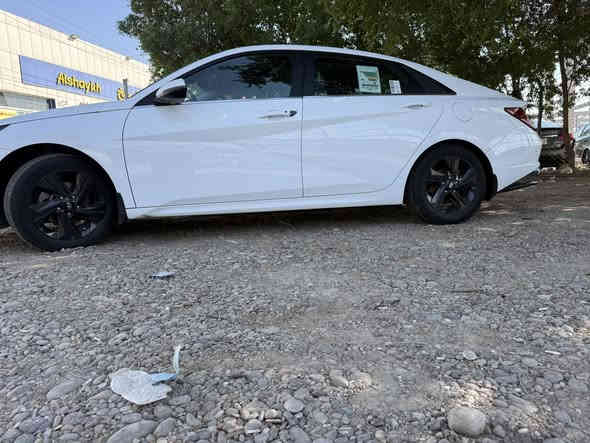 السلام عليكم 
النتره موديل ٢٠٢٢ للبيع او مراوس 
فول ١/١ 
فتحه سقف 
رادر امامي 
رادر جانبي 
تحديد مسار 
شاشه دجتل 
كشنات جلد
وبعد بيه هواي مواصفات ومعروف مواصفات الفول  
حادث السيارة ربع بنيد وشبرين بل جاملغ وباقي السياره كفاله
وسونارها وياه 
مكان السياره بغداد البياع 
السعر ١٥٣
رقم الهاتف 
***********
