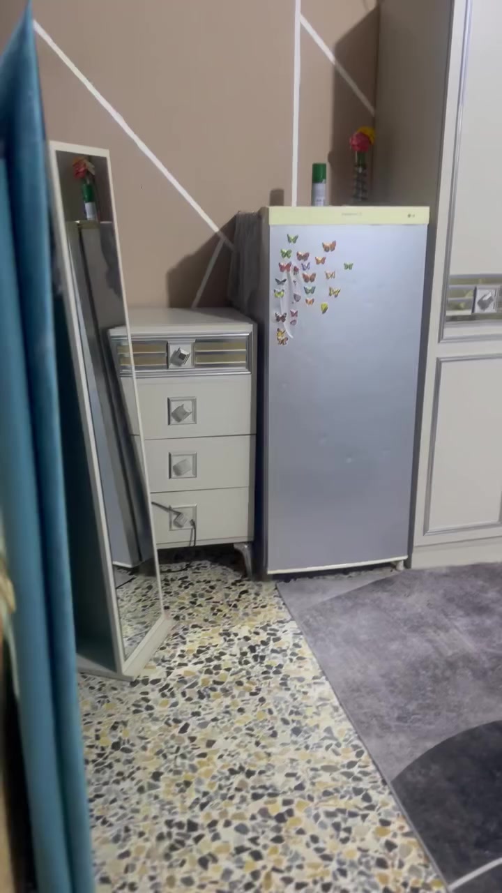 غرفه للبيع مابيها اي ضرر السعر خاص او مراسله الرقم ***********
