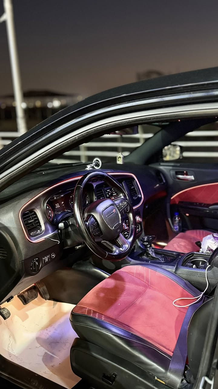 سلام عليكم دوج جارجر ١٩
سياره لاتقرانها بلمهجومه سياره جديده وع ايدي ٦ سلندر 
حادثها مثل ما موضح بصوره باب وجبتلها باب نفس لون ونفس الكود بدون صبغ بدون ايشي بس بنيد محدث اس ارتي لان كت كامل سياره 
الاضافات 
سقف روز الف حبه ٦٠٠$
اناره غرفه داخليه كامله ب ٢٠٠$
كت اس ارتي كامل للاخير
فلنجات مزرفه 
لدات تكساس
لحايه ودوسات وشفقات كامله للاخير
لدات متغير اروكال تحكم ب ٢٠٠$
منضومه زنون ٢٠٠$
جكات اس تو اصدار ٢٥ جديده ب ١٥$ 
غرفه مال سكات حضن ب ٤٠٠$
شاشه كار بلي
ويل نجمه خسفه قويه ب ٤٠٠$
وبعد بيها هواي اضافات 
عارضها ب ٢٣٠ ويا جكات بدون جكات ب ٢٢٠ 
مجالها كلش بسيط السياره جوه مداس اصغر واحد بيكم 
عنواني  بغداد شارع فلسطين
 ***********
