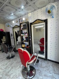 كرسي أحمر • مرايه • فاتريه