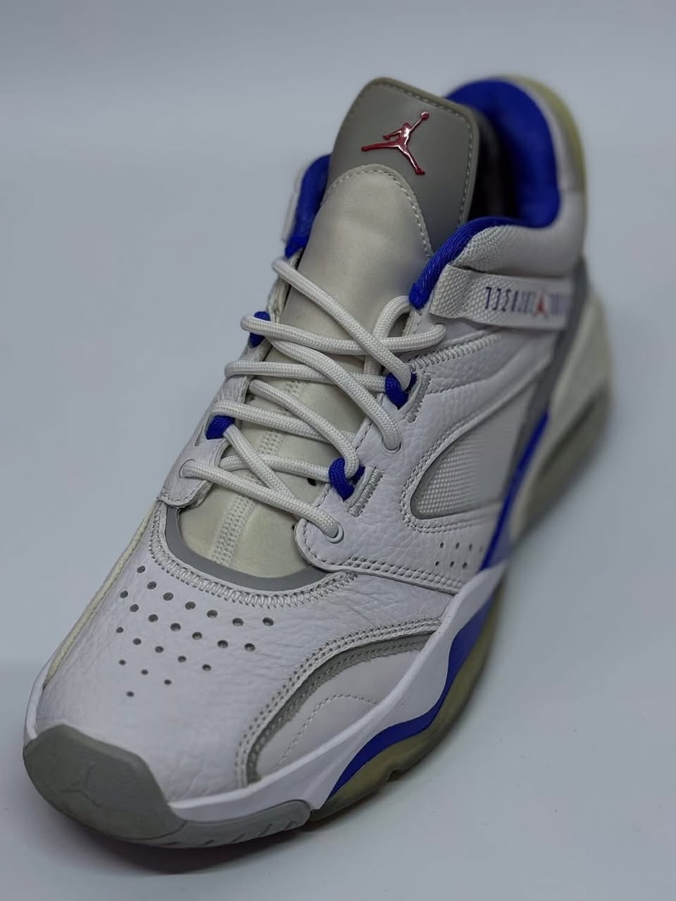 حذاء Nike Air Jordan اورجينال نضافة 100‎%‎

قياس : 41
طول القدم : 26

———————————————-

يوجد توصيل 🚚 ( بغداد - محافظات العراق )

☎️رقم الهاتف : ***********

للحجز - دايركت
