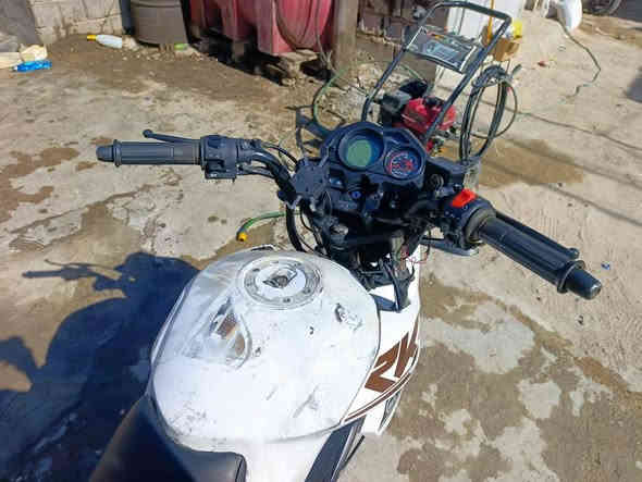 سلام عليكم شباب دراجه ار كي موديل ٢٠٢٤ مكينه ٢٠٠ دراجه حلوه ونضيفه مكينه برغي ما مفتوح بيهه مكاني بغداد الشعب رقم ***********
