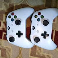 جهاز Xbox Series S للبيع، بحالة ممتازة الجهاز داخل صيانه (مفتوح) الاست...