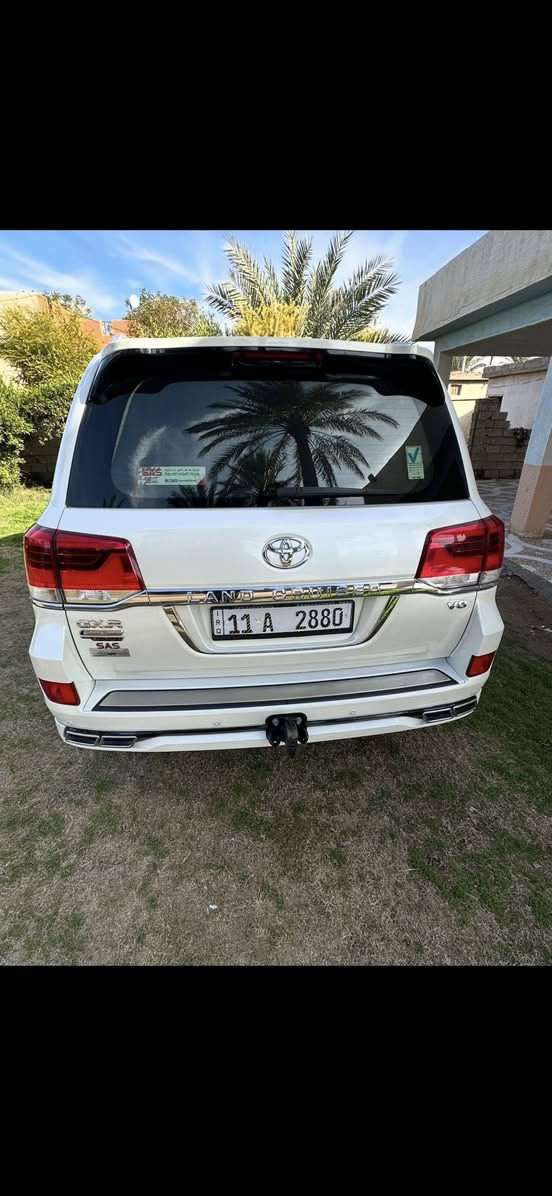 سلام وعليكم لاندكروز مديل 2021 يعني آخر صدار بهاذا لشكل محرك 8 سلندر 4600 سياره كلش جديده مكفوله من لصبغ ولبارد حته لدعاميات مكفول مواصفات ساز صندوق كهربائي باب خلفي شفط شاشات بلادي تطبيق هواي بيها مواصفات ماشيه 92 الف رقم لسياره حلو مرتب سعر 
$600 وبيها مجال حك لجيه ديالئ ‭

‭0773 934 8594‬
