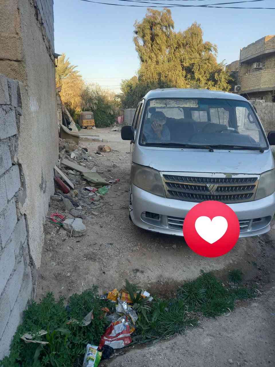 السلام عليكم سياره جاهزه 160 غرامه كيرو مكينه مقفولات تخم تاير سياره رقمها احمر بغداد هي عاريه 600 السياره بغداد بالحسيمه الراشديه ***********
