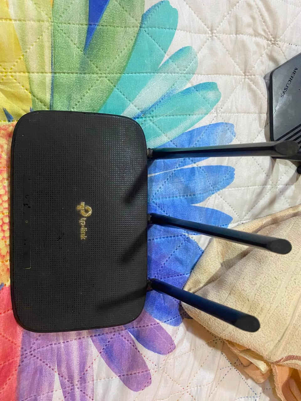 راوترين للبيع الاول شركة Mercusys MR50G ست انتينات ونت5g نضيف وجديد مابي اي خلل سعره 40 وبي مجال 

الراوتر الثاني شركة TP-Link TL-WR940N تلث انتينات نضيف ومابي اي خلل سعره٢٠ وبي مجال


**إذا كنت صاحب هذا الإعلان وتريد حذفه لأي سبب، رجاءا أرسل رسالة إلى الدعم الفني**