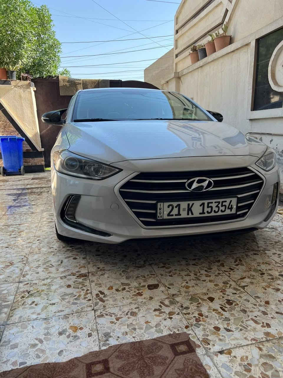 سلام عليكم النترا 2018 امريكي رقم سليمانيةانكليزي
بجم كبس على وضع الشركة 
حادث جانبي كما موضح بالصور 
بيها قطعتين تبديل وقطعتين صبغ فقط بدون قطرة معجون 
كير محرك حدادية تبريد مكفول 
 شاشه كبيره + +تحكم ستيرن +حساسات امامي خلفي +محرك2000دوش +انضمة قياده 
السعر: 115 
مكان السياره :بغداد الغزالية 
الاستفسار رقم: ***********
