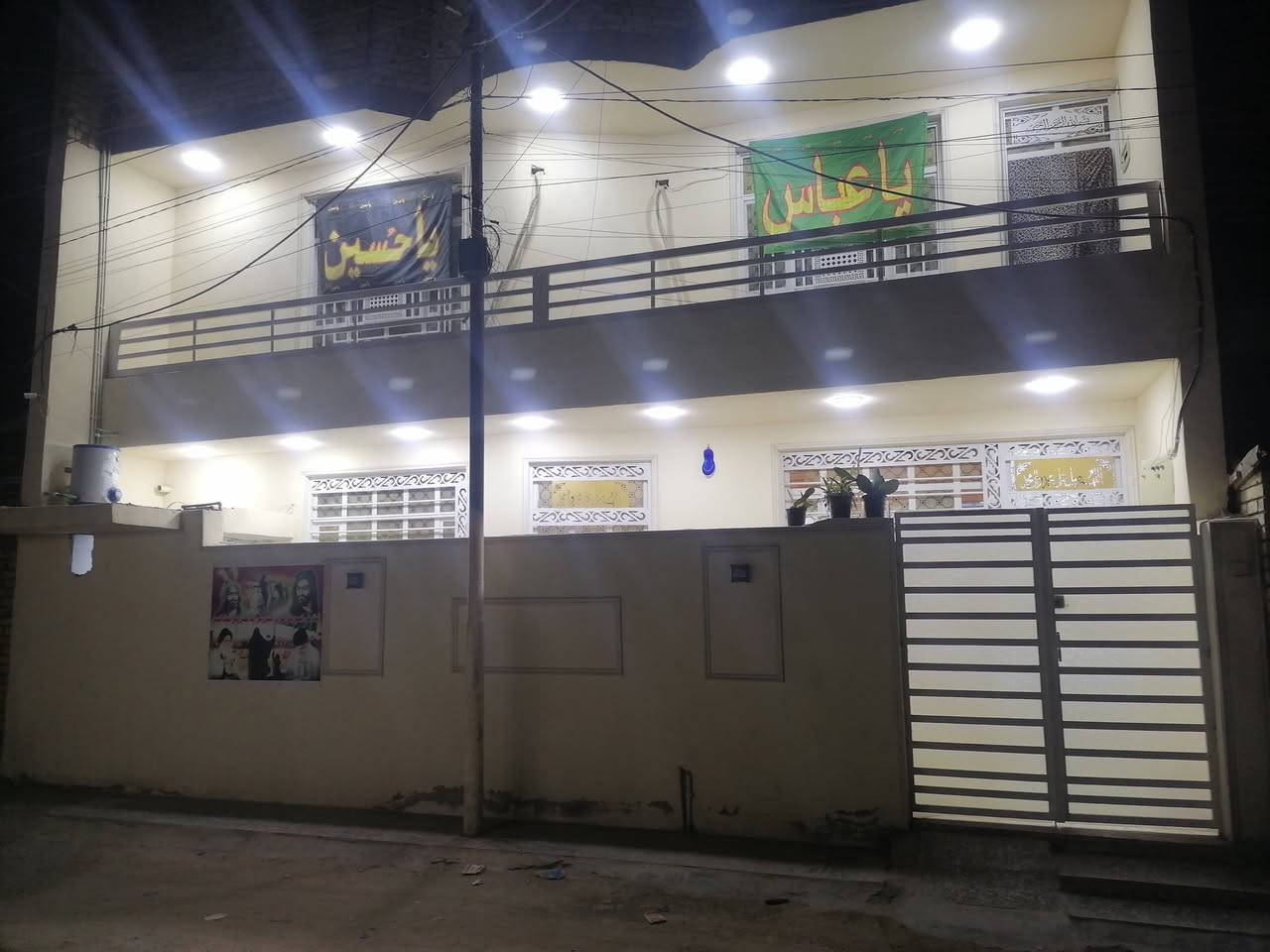 بيت مربع المساحة ١١٠ بالضباط الثانيه
بدايه المنطقه ثاني فرع على شارع عشرين
الاتصال ***********
