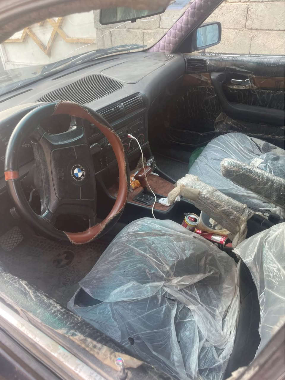 ‎BMW 525i 
تحويل مباشر رقم بغداد دولي 
كير اوتماتيك 
فتحه بل سقف 
ويل كب نيكل 
***********‎ حلة, بابل
