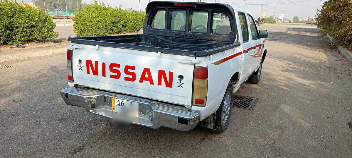 نيسان بيك اب دبل قماره رقم واسط  انكليزي 
2007مكفوله من الكلبه وتجيه والشاصي 
بيها رشات صبغ السعر 83وبيها مجال العنوان ميسان المجر الكبير التفاصيل اتصل على رقم 
***********
