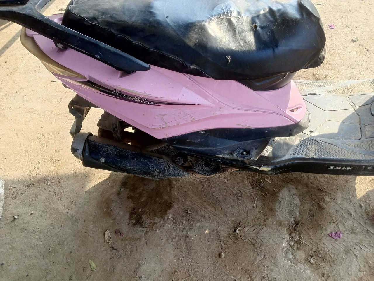 السلام عليكم دراجه كلشي شغال محرك ماكس عدله فول شلعه ومعدل السعر 300وبيها مجال حله  سياحي قريت الساده ***********
