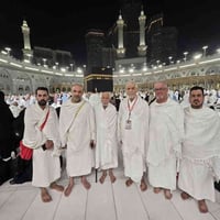 عمرتان جمادى ورجب • طيران وبراً • قضاء النصر