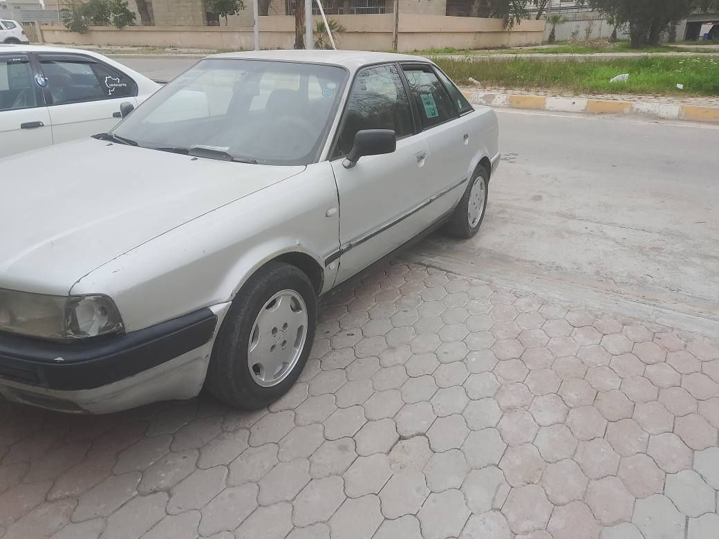 سلام عليكم سيارة أودي لبيع سعار 11ورق بي مجال بسيط لشراي ما بيع اي عيب سيارة جاهزة ما بي ضربة سيارة عل بيلاد 4كير رقم بصرة بس ما اندل صاحبه شراي خابر *********** كركوك, العراق
