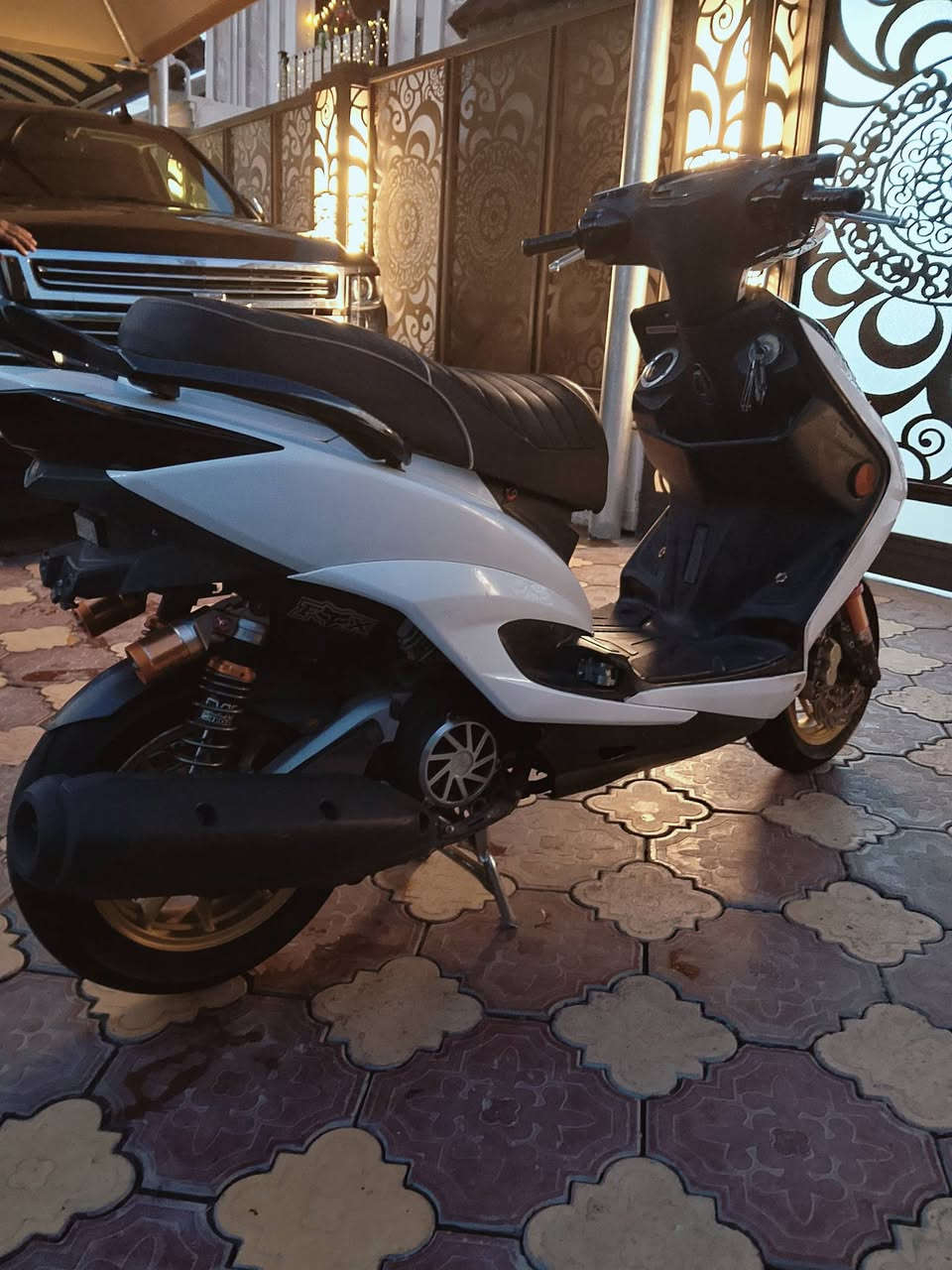 السلام عليكم دراجه سكنس لد للبيع دراجه مكينته بلاديه ما ملعوب بيه دراجه بيه هواي تزويد وكله اصلي كهربائيات كلهن شغاله دراجه مابيه اي نقص مكاني بغداد الشراي يخابر ***********
