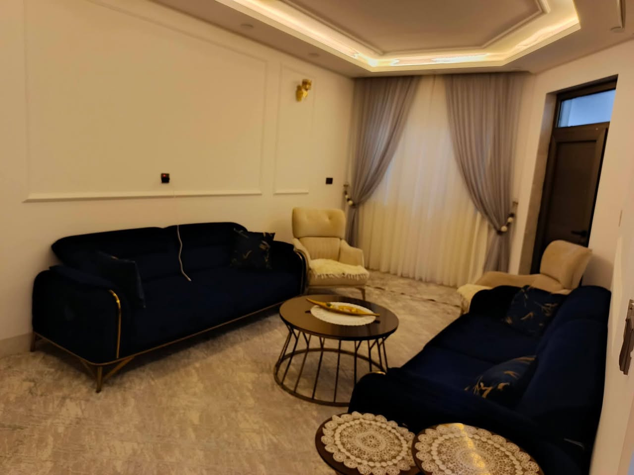 ديالى خانقين
بيت للبيع داره كوناره كيعان حجي حازم 
150 متر فرع اسواق كلات 
 بناء جديد قاط الاول استقبال وهول ومطبخ حار وبارد مع 2 غرفه نوم
قاط الثاني درج خارج استقبال وهول ومطبخ  مع2 غرفه نوم
***********
