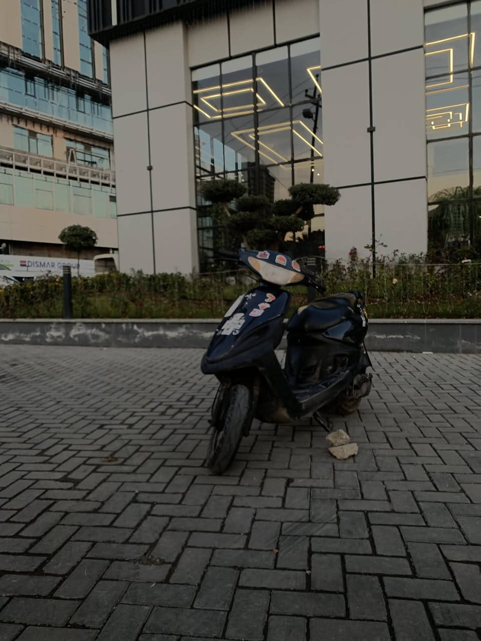 اسلام عليكم
دراجة ماكس قجمة للبيع
دراجة نضيفه من كل النواحي كفرات ومحرك 
ونكره سلف وهندر وصالنصه رياضي
سعرها مناسب 350 وبيها مجال للشراي
واتساب:***********
رقم مبايل***********
