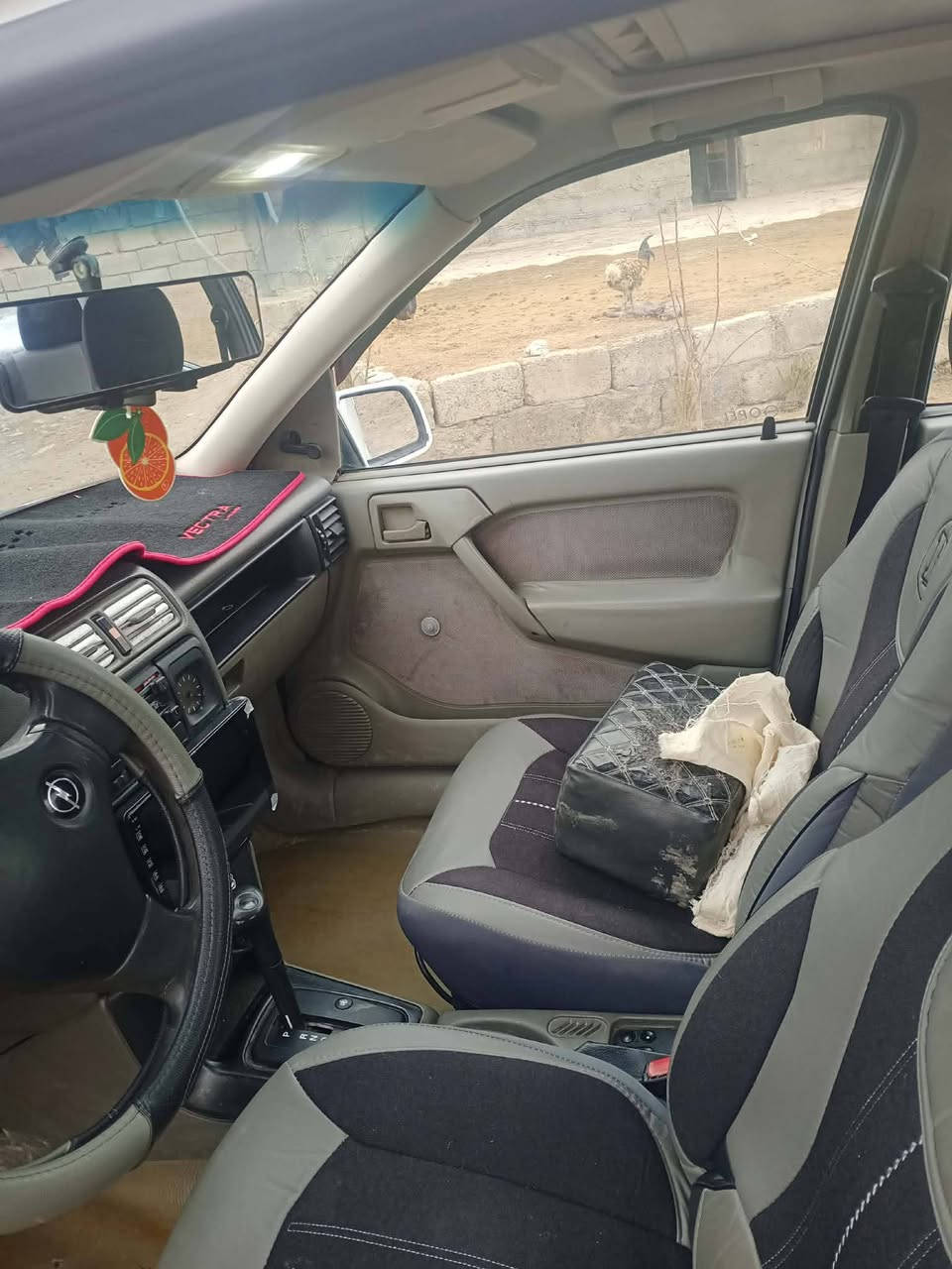 فكترا حجم 20اوتماتيك موديل 92رقم دولي اني الشرعي دبل رون قفل مركزي اربع تكوات داخل حيل نضيف كشنات تغليف وايرمنيه كلها شغاله طخم محرك شرط وضع شركه الشراي يتصل ***********
