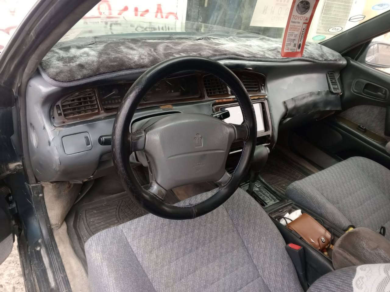 السلام عليكم من رخصت الادمن بطه للبيع موديل 1992مكينه حداديه مكفولات تخم تاير وكير مكفول مكفوله من كص ونقل جثه السياره بسمي سنويه 2031سعر 45بيها مجال ***********
